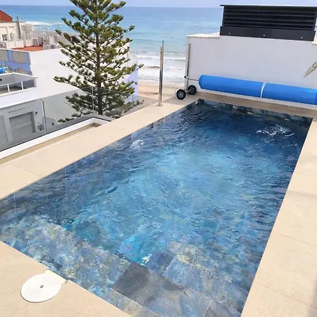 Sunny Waves & Coast 2 Apts, 6br, Ac & Heated Pool Apartamento *