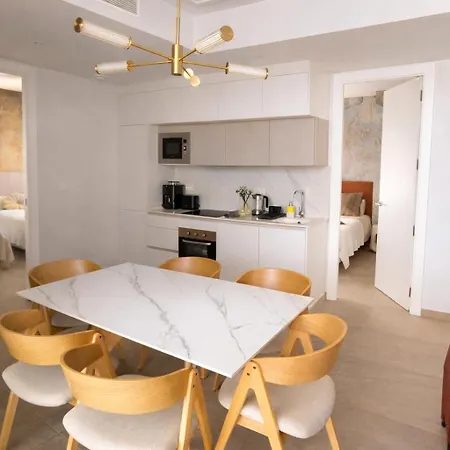 Sunny Waves & Coast 2 Apts, 6br, Ac & Heated Pool Torrevieja