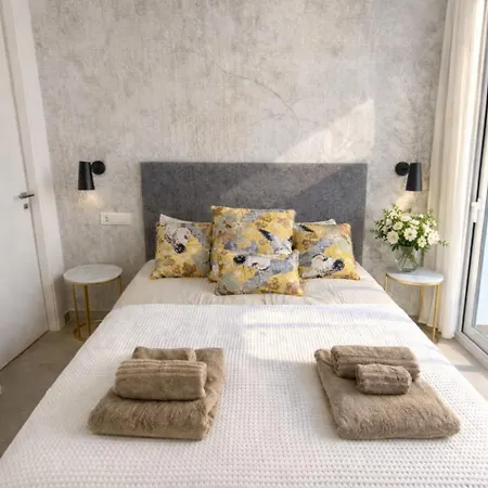 Apartamento Sunny Waves & Coast 2 Apts, 6br, Ac & Heated Pool Torrevieja