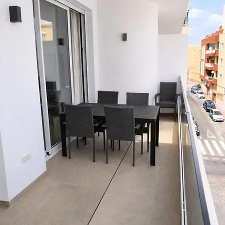 Sunny Waves & Coast 2 Apts, 6br, Ac & Heated Pool Apartament