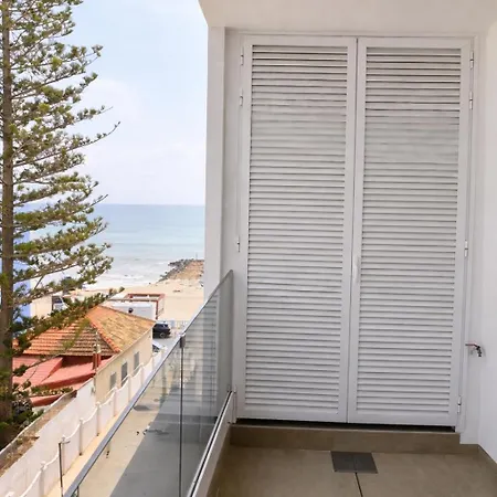 Sunny Waves & Coast 2 Apts, 6br, Ac & Heated Pool Apartamento