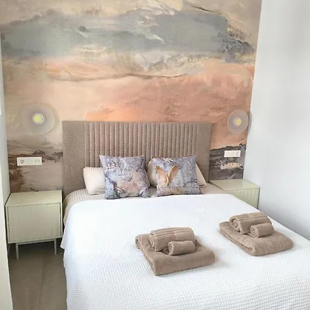 Sunny Waves & Coast 2 Apts, 6br, Ac & Heated Pool Torrevieja